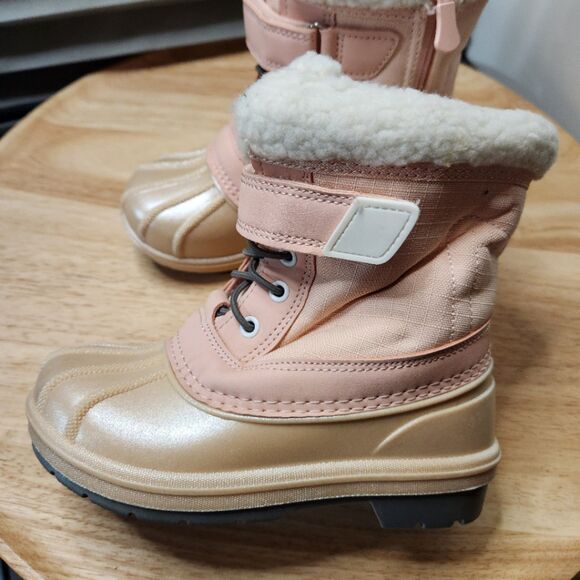 Cat & Jack Girls’ Winter Boots + Minnie Mouse Hat & Gloves – Size 11 - Picture 6 of 10